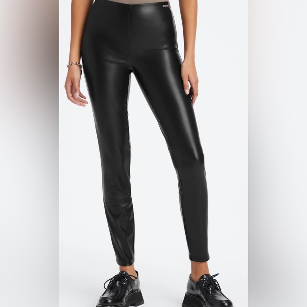 Fabletics NWT PANTS XS